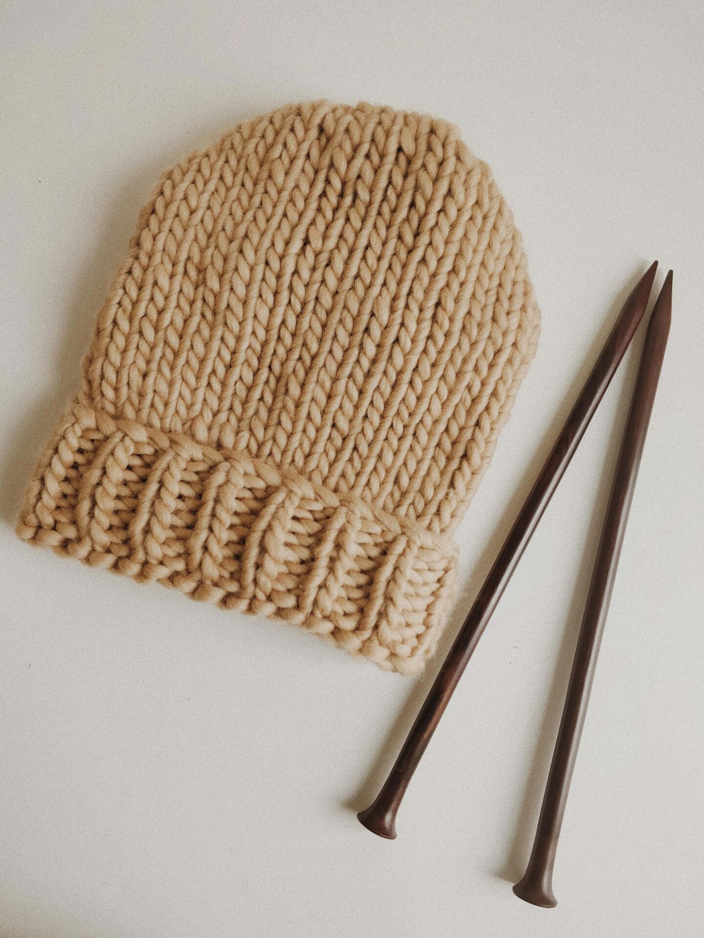 kløft Ib forår DIY Beanie Hat - How to knit a chunky beanie hat tintofmint